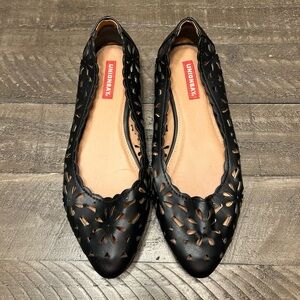 Unionbay Black Floral Cutout Women's Flats